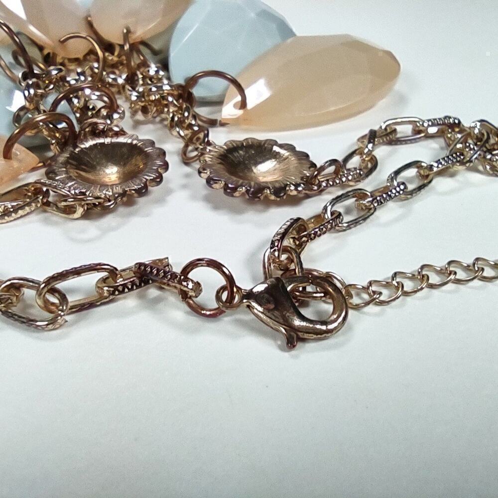 Vintage Beige and Blue Gray Teardrop Acrylic Bib Statement Necklace Unsign - Picture 5 of 6